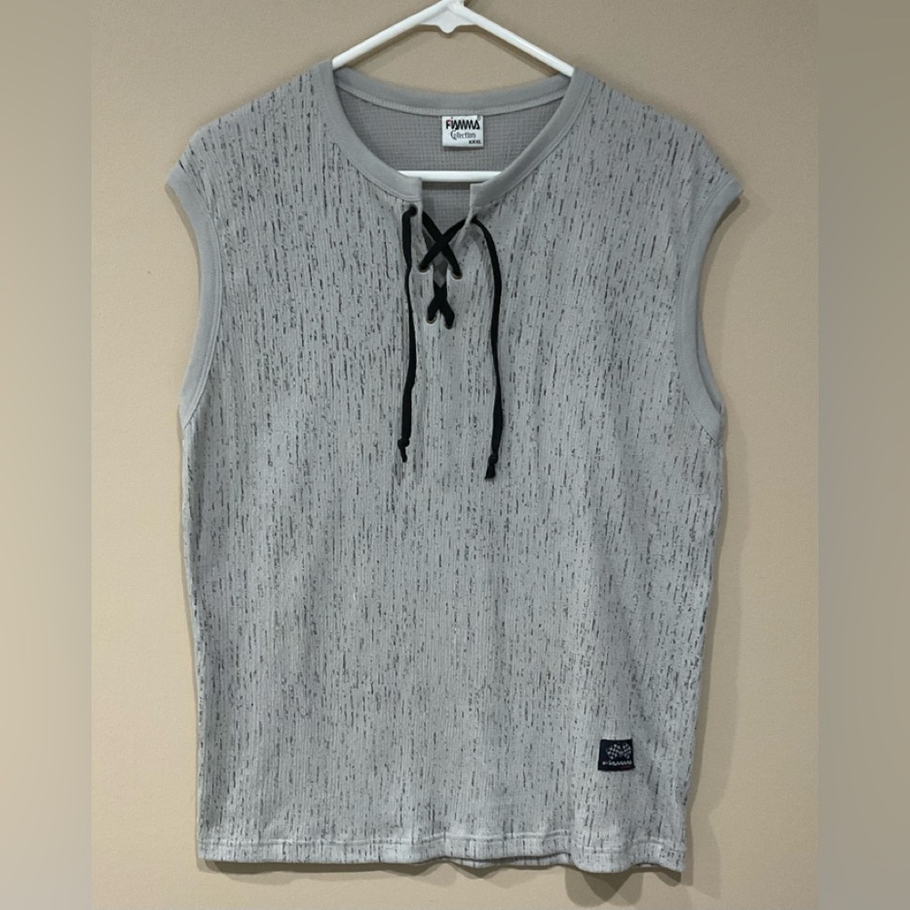 🌹🌹🌹NWOT Man’s Grey Soft Stretchy Polyester Sleeveless Top, Size L